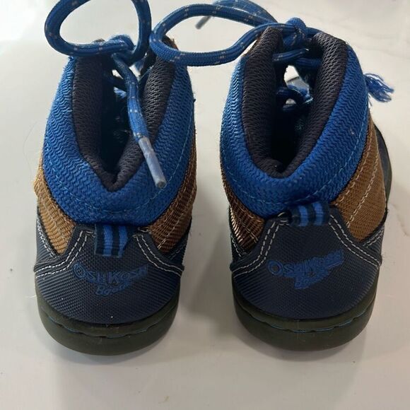 Bundle 2 pairs Oshkosh boys shoes toddler 10 - Picture 6 of 10
